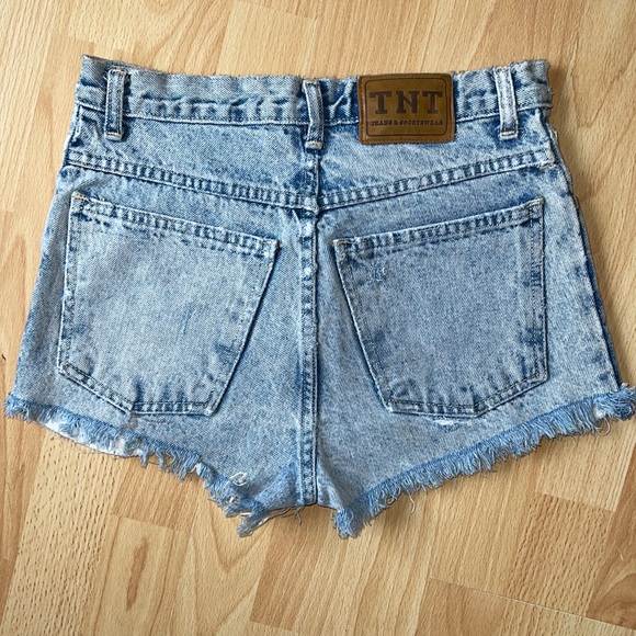Denim - Womens vintage TNT jean shorts - size 6